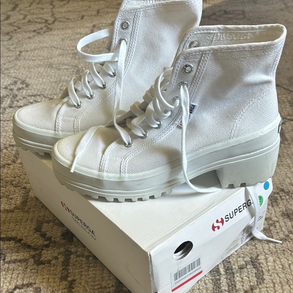 Superga White High-Top combat 37
kate middleton favorite